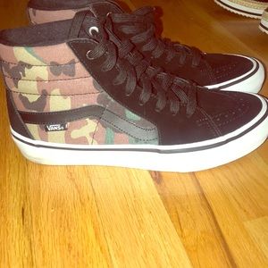 FINAL PRICE!!!!Camo High top vans